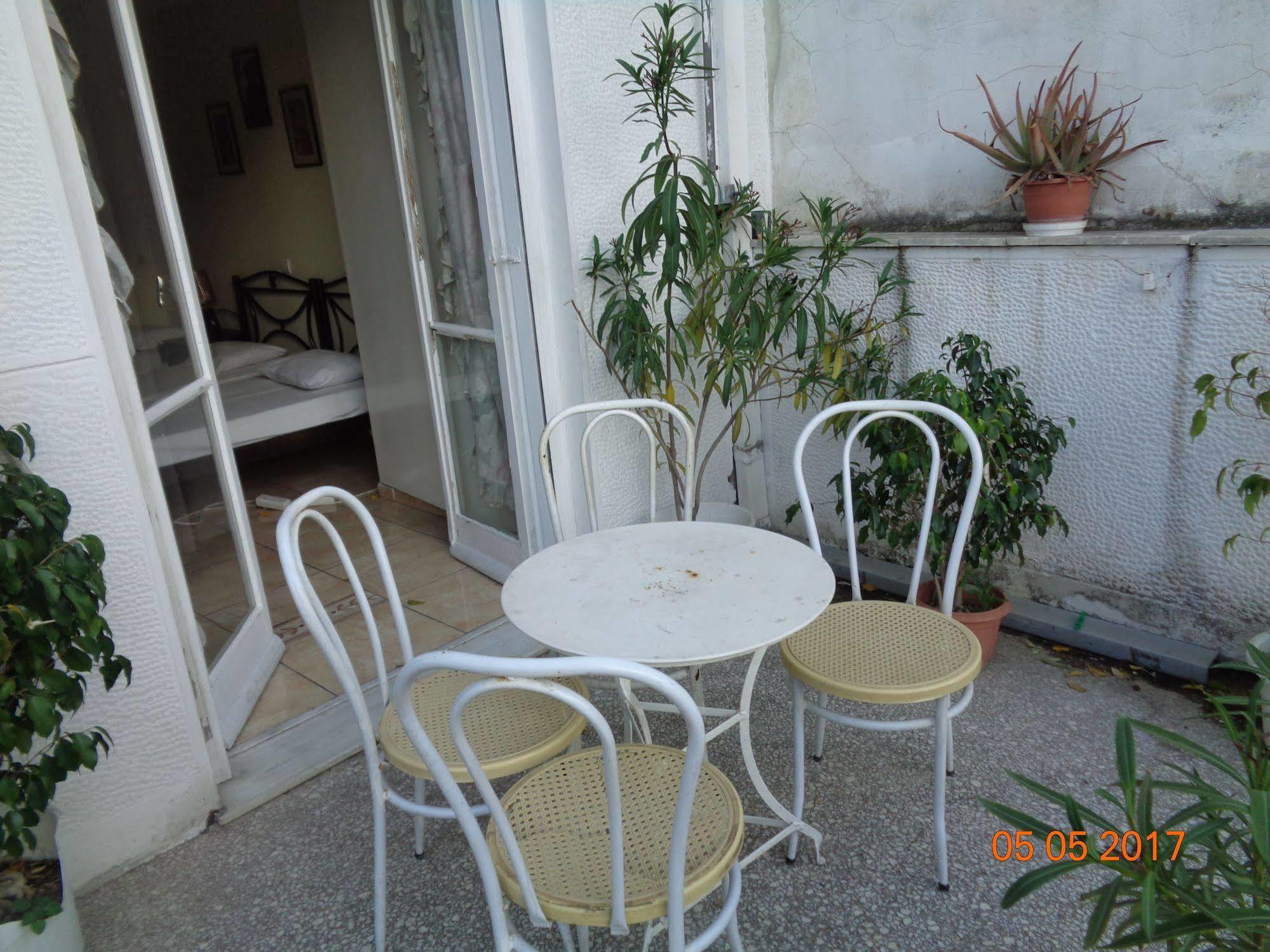 Athens House Hostel Exterior photo