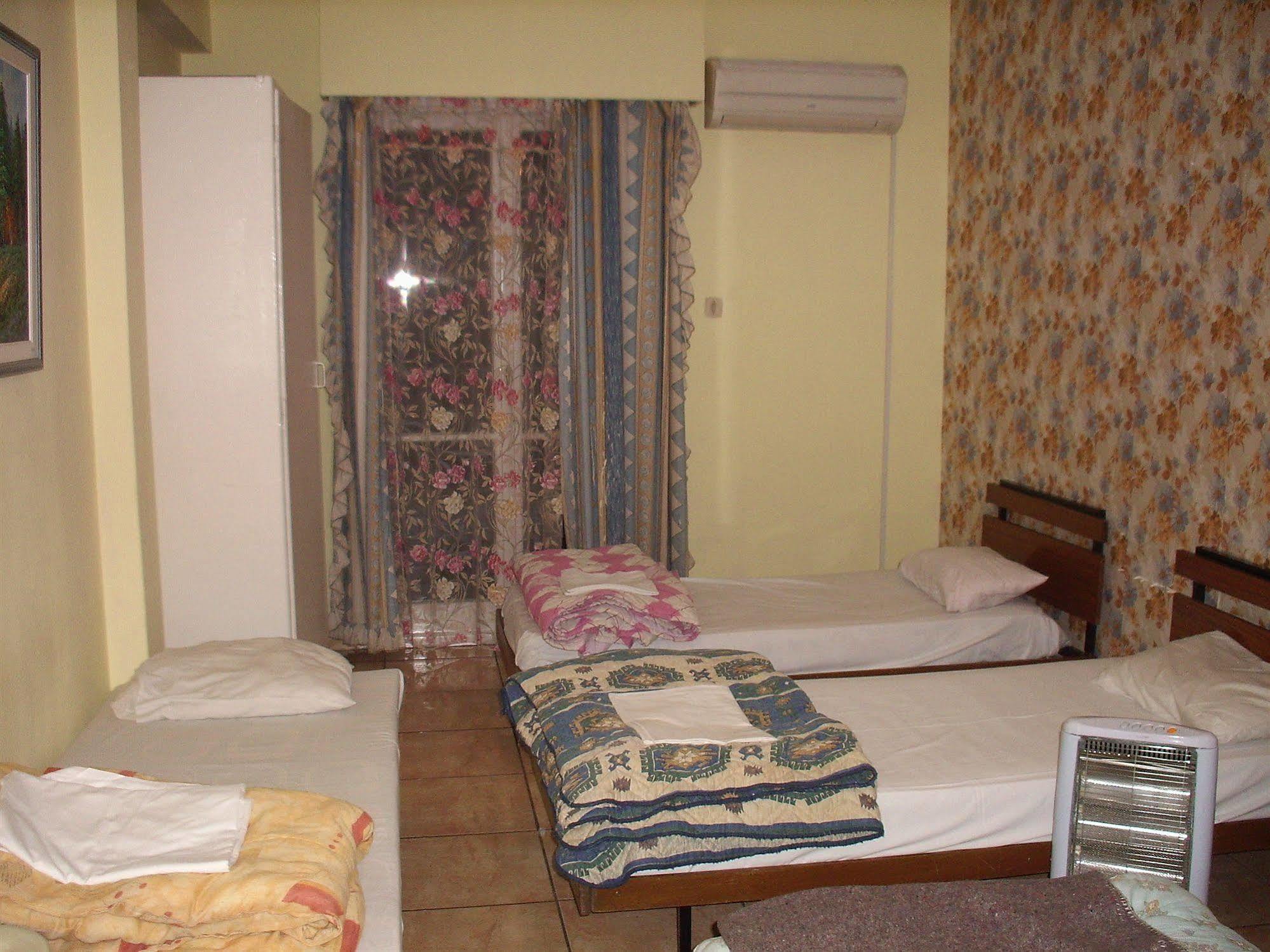 Athens House Hostel Exterior photo